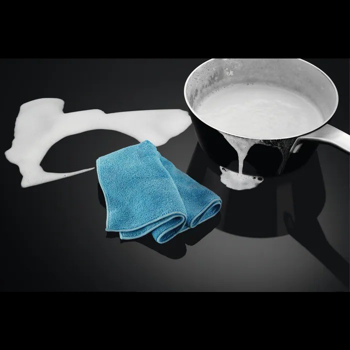 Electrolux Placa Inducción EIT60342 60cm 3 Zonas Táctil Negra - Imagen 6