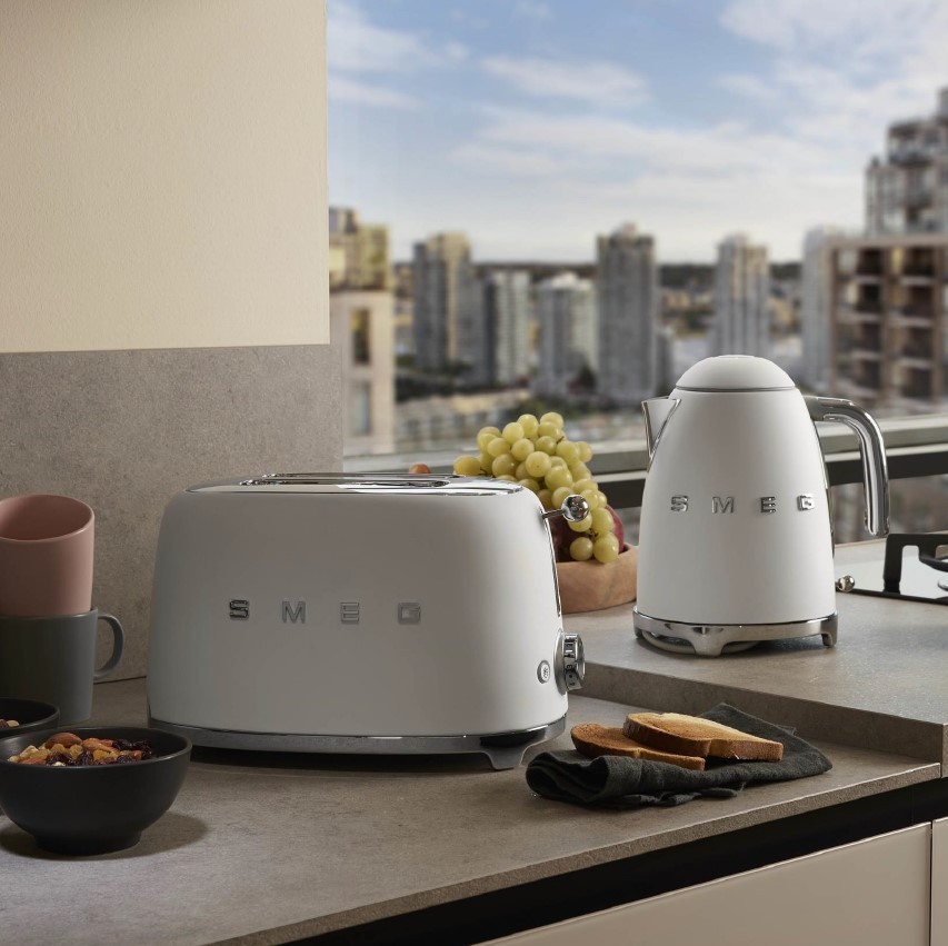 Smeg TSF01WHMEU tostadora 2 rebanada(s) 950 W Blanco - Imagen 2