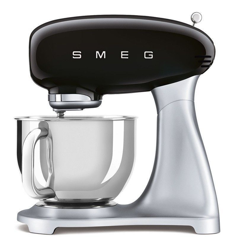 robot-de-cocina-smeg-smf02bleu-negro-amasador-anos-50-style