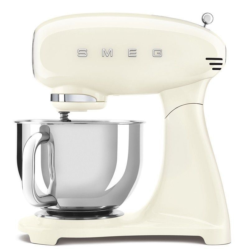 robot-de-cocina-smeg-smf03creu-crema-total-amasador-anos-50-style