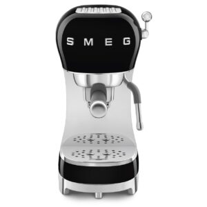 smeg-cafetera-ecf02bleu-espresso-negra-11