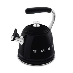 smeg-hervidor-wkf01bl-whistling-kettle-50s-style-inoxnegro-23-l-4-scaled