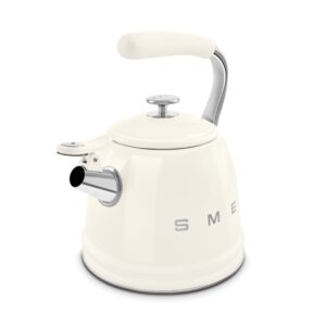 smeg-hervidor-wkf01cr-silbato-crema-23-l-50s-style-5-scaled