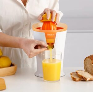 taurus-exprimidor-citrus-up-40w-1